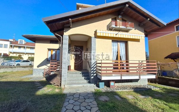 casa indipendente in vendita a Biella in zona Chiavazza