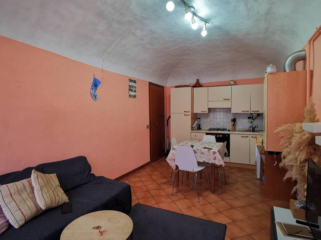 appartamento in vendita a Biella in zona Centro Città