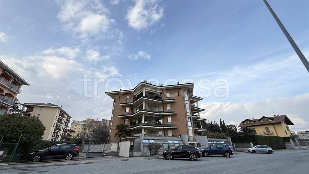 ufficio in vendita a Biella in zona Centro Città