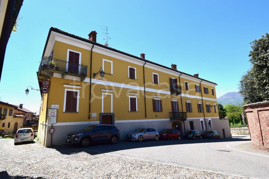 appartamento in vendita a Biella in zona Piazzo