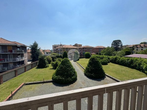 casa indipendente in vendita a Biella in zona Centro Città
