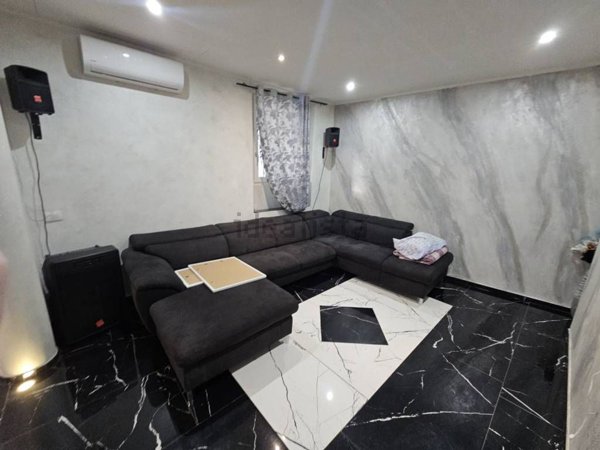 casa indipendente in vendita a Biella in zona Chiavazza