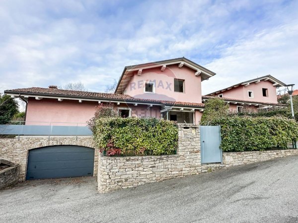 casa indipendente in vendita a Biella in zona Vandorno