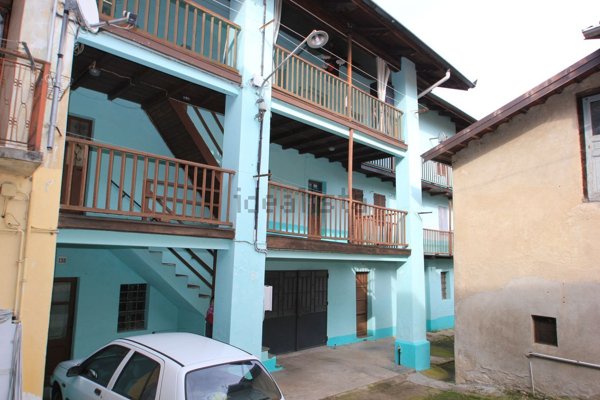 appartamento in vendita a Biella in zona Cossila