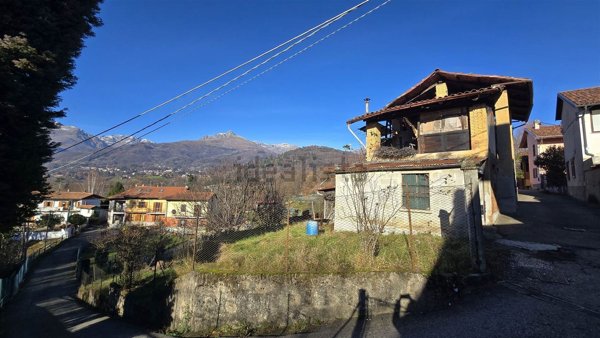 casa indipendente in vendita a Biella in zona Vandorno