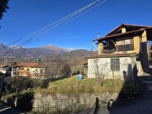casa indipendente in vendita a Biella in zona Vandorno