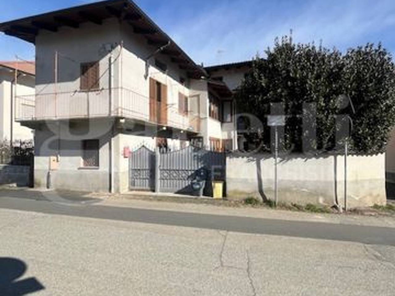 casa indipendente in vendita a Biella in zona Piazzo