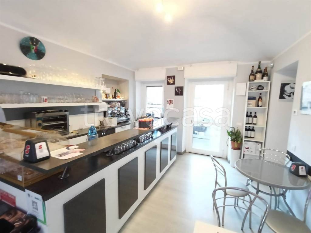 negozio in vendita a Biella in zona Centro Città