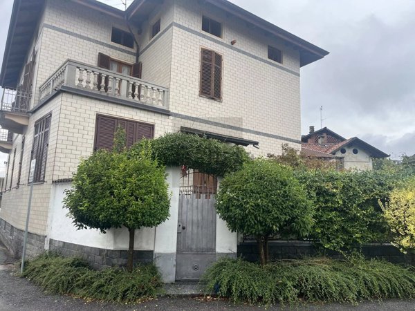 appartamento in vendita a Biella in zona Piazzo