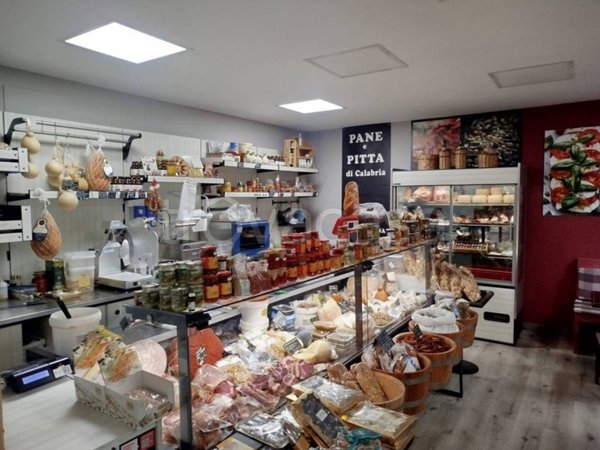 negozio in vendita a Biella in zona Centro Città