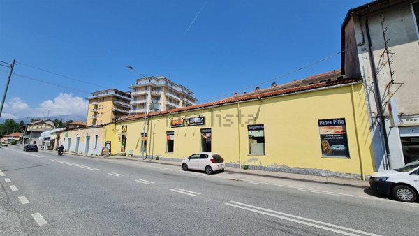 negozio in vendita a Biella in zona Chiavazza