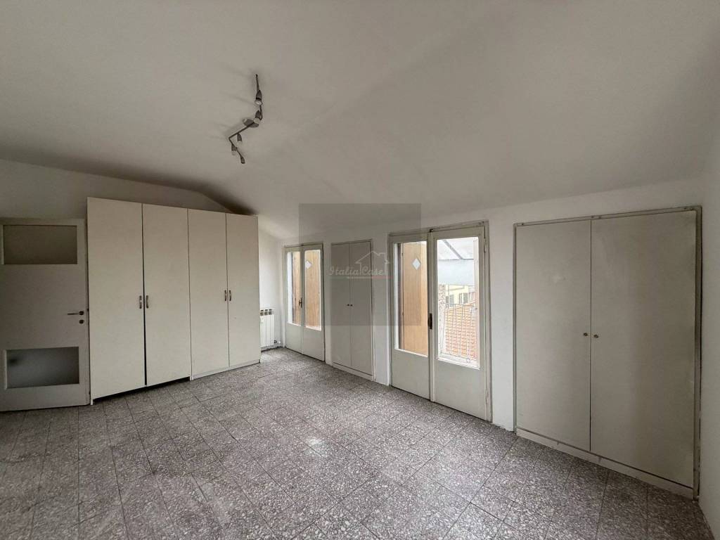 appartamento in vendita a Biella in zona Centro Città