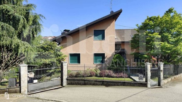 casa indipendente in vendita a Biella in zona Centro Città