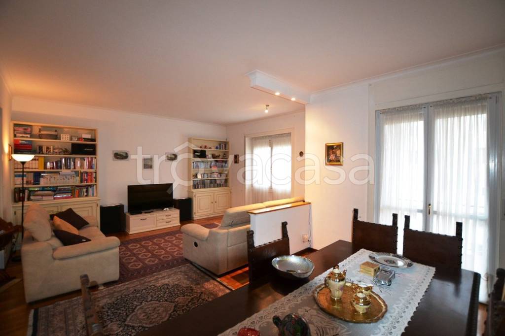 appartamento in vendita a Biella in zona Centro Città