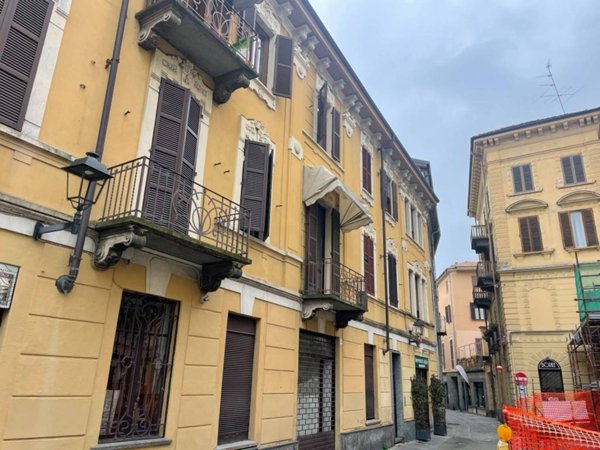 appartamento in vendita a Biella in zona Centro Città