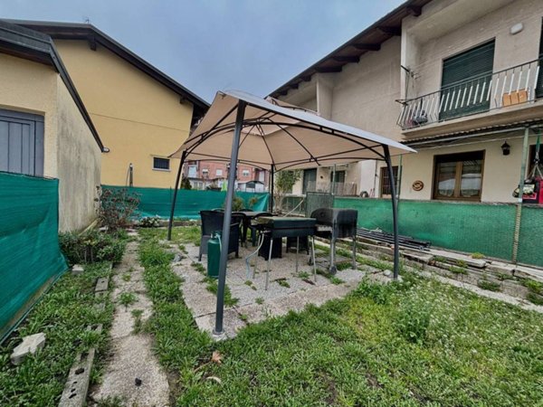 casa indipendente in vendita a Biella in zona Pavignano