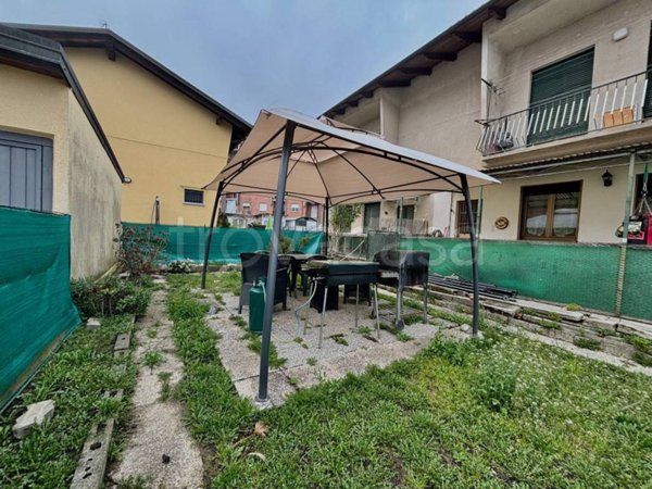 casa indipendente in vendita a Biella in zona Pavignano