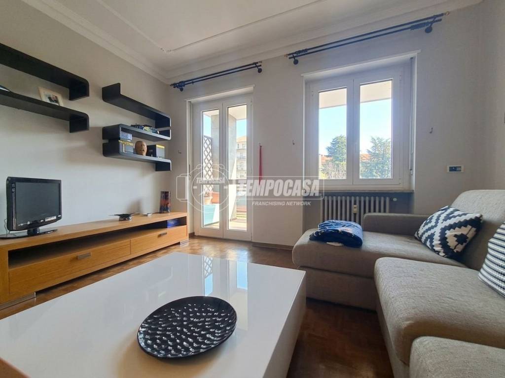 appartamento in vendita a Biella in zona Via Trieste