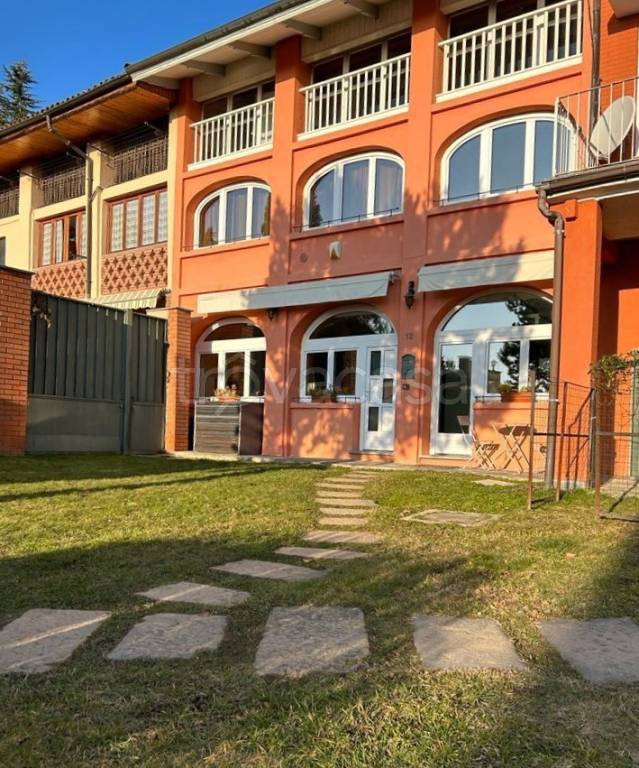 casa indipendente in vendita a Biella in zona Centro Città