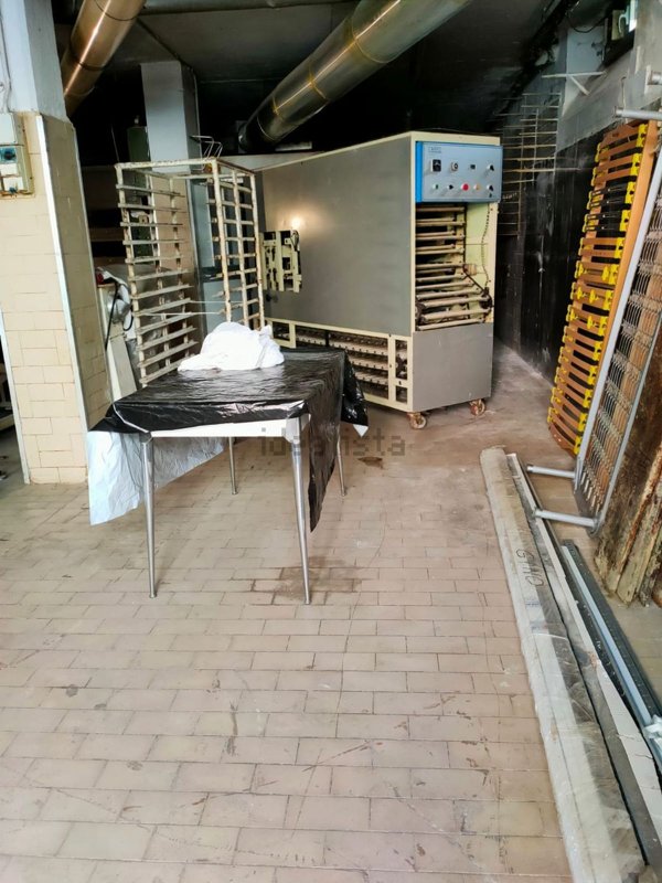 locale di sgombero in vendita a Biella