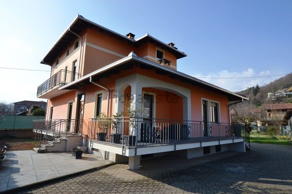 casa indipendente in vendita a Biella in zona Chiavazza