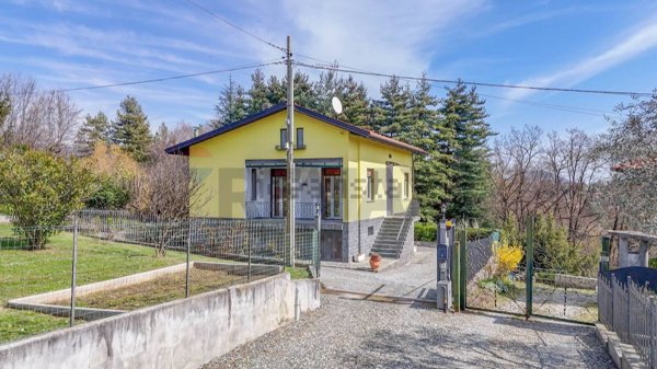 casa indipendente in vendita a Biella in zona Vandorno
