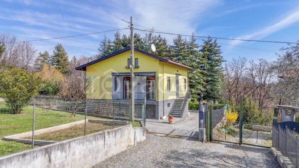 casa indipendente in vendita a Biella in zona Vandorno