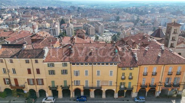 intera palazzina in vendita a Biella in zona Piazzo