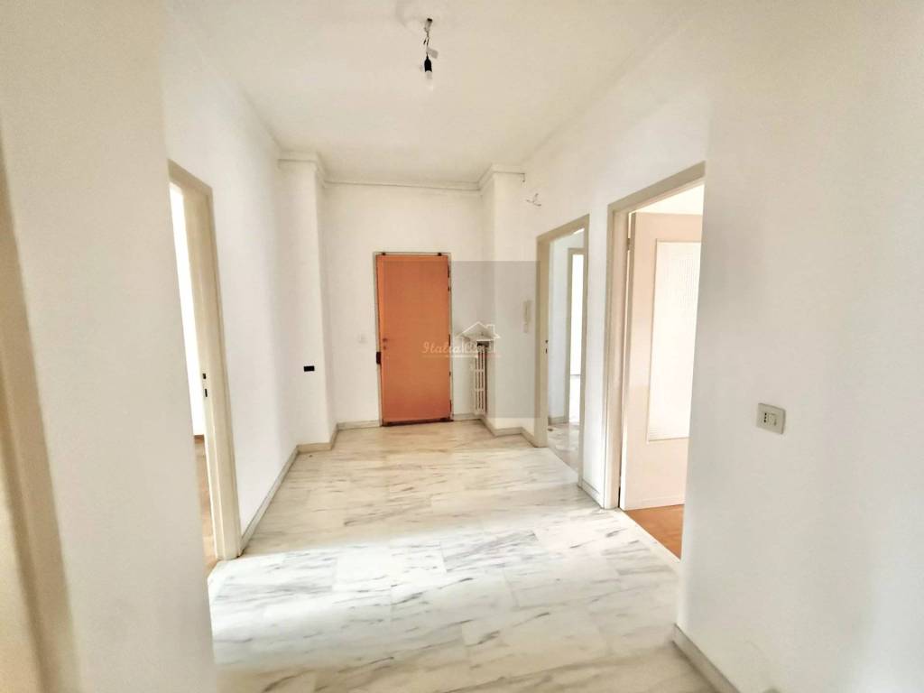 appartamento in vendita a Biella in zona Centro Città