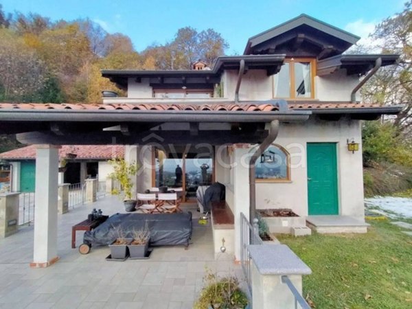 casa indipendente in vendita a Biella in zona Favaro