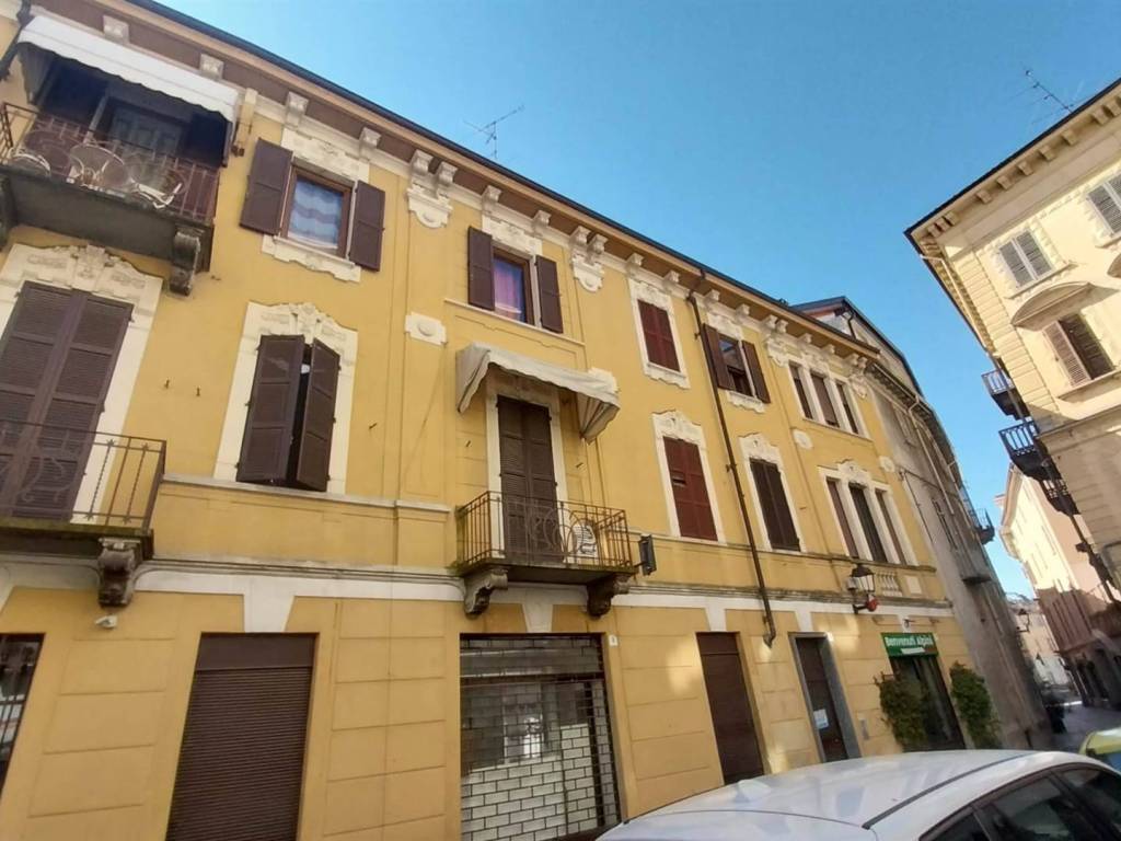 appartamento in vendita a Biella in zona Centro Città