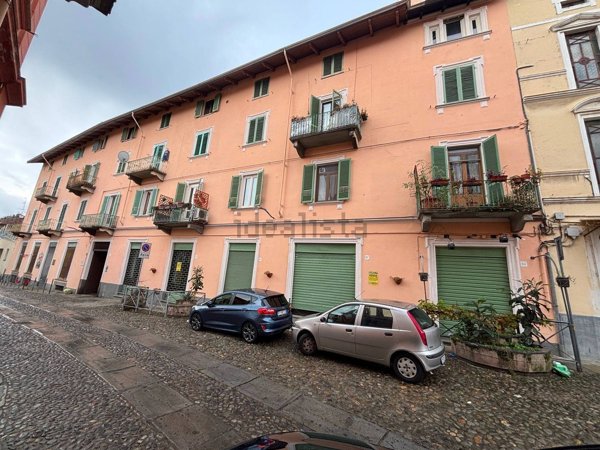 locale commerciale in vendita a Biella in zona Centro Città