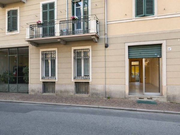 negozio in vendita a Biella in zona Centro Città