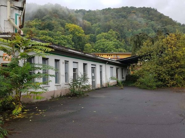 capannone in vendita a Biella in zona Centro Città