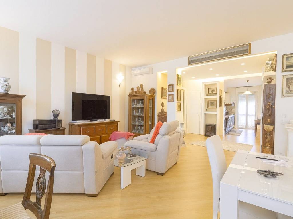 appartamento in vendita a Biella in zona Centro Città