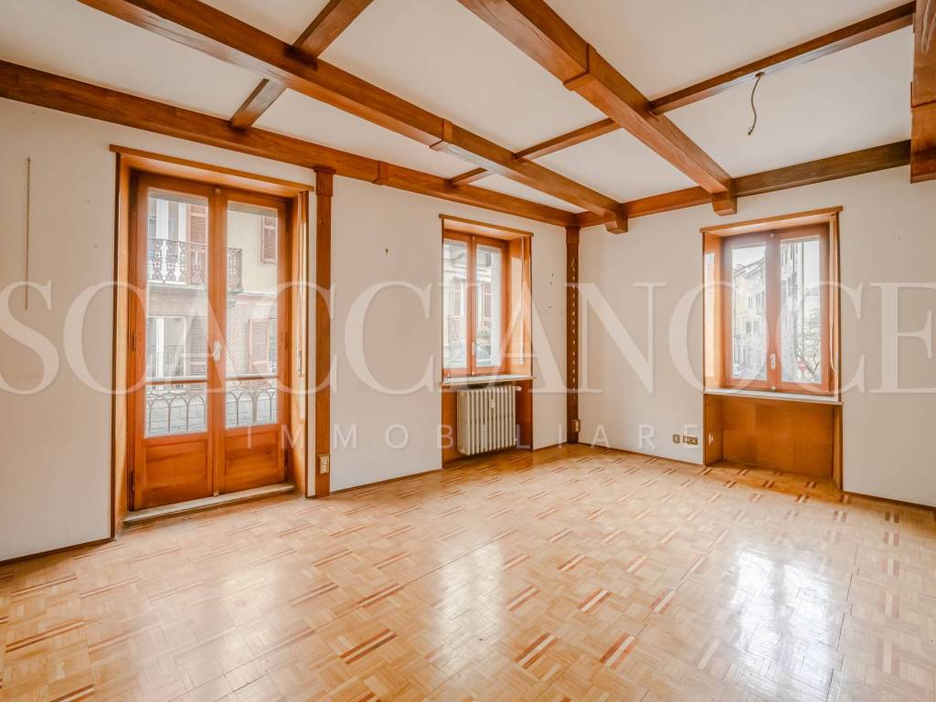 appartamento in vendita a Biella in zona Centro Città