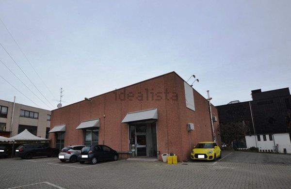negozio in vendita a Biella in zona Chiavazza