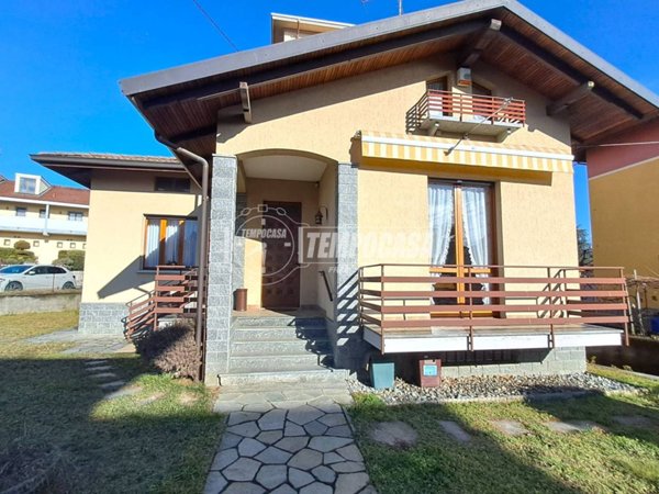 casa indipendente in vendita a Biella in zona Chiavazza