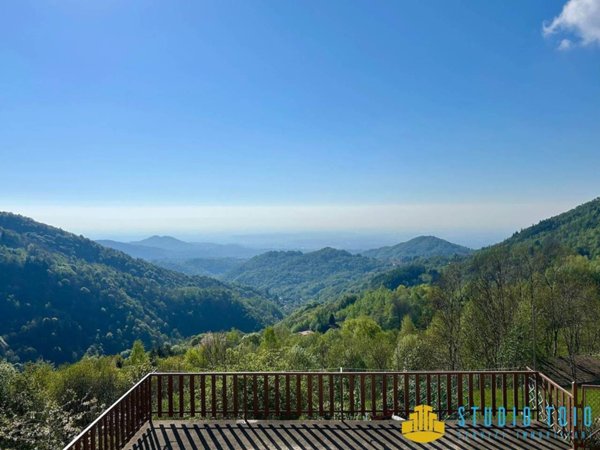 casa indipendente in vendita a Biella in zona Favaro