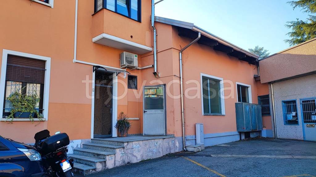 negozio in vendita a Biella in zona Chiavazza