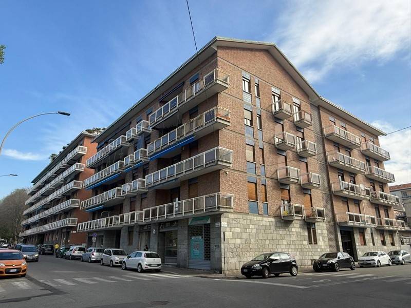 appartamento in vendita a Biella in zona Centro Città