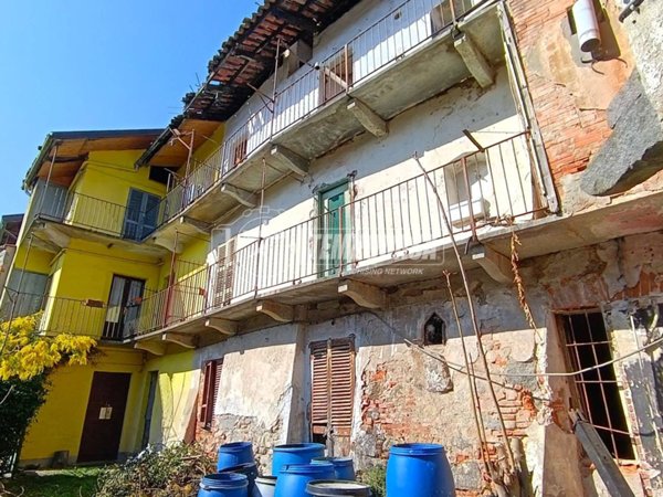 casa indipendente in vendita a Biella in zona Centro Città