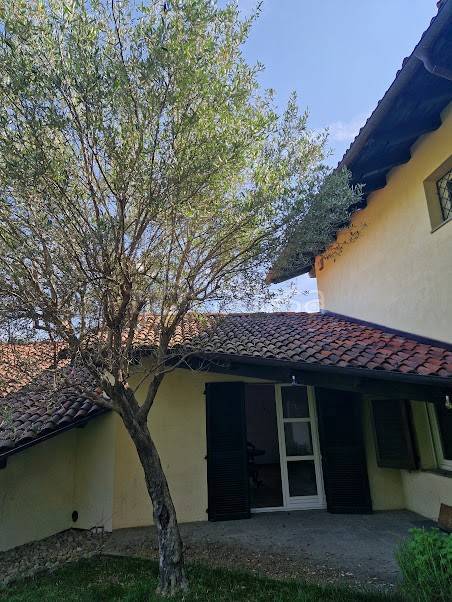 casa indipendente in vendita a Biella in zona Oropa