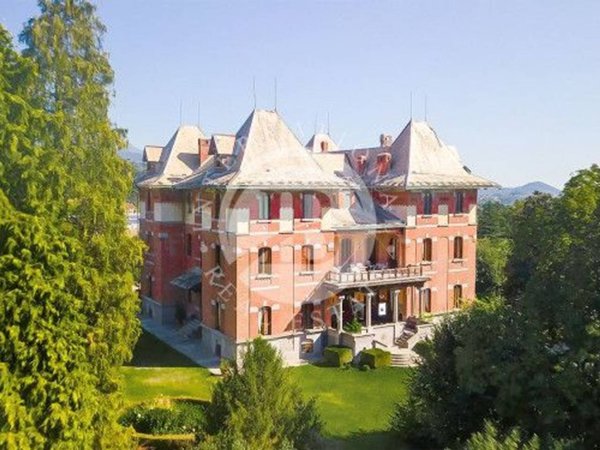 casa indipendente in vendita a Biella in zona Centro Città