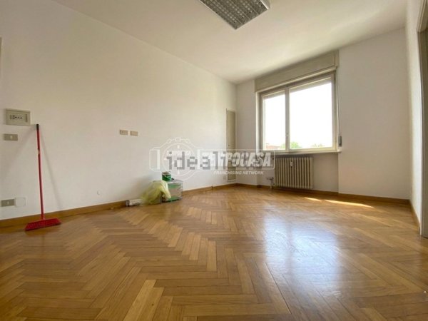 appartamento in vendita a Biella in zona Centro Città