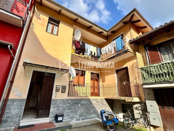 casa indipendente in vendita a Biella in zona Chiavazza