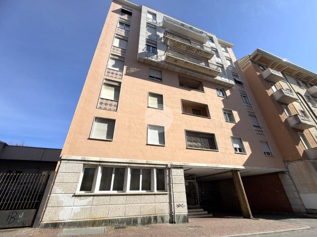 appartamento in vendita a Biella in zona Centro Città