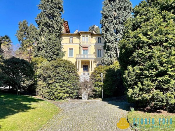 casa indipendente in vendita a Biella in zona Centro Città