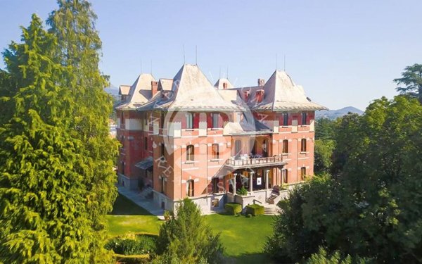 casa indipendente in vendita a Biella in zona Centro Città