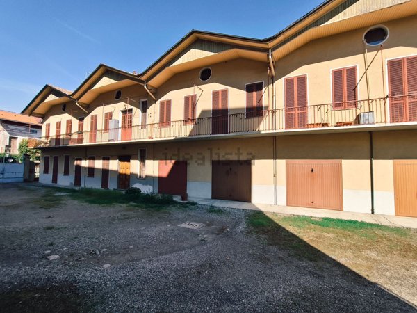 casa indipendente in vendita a Biella in zona Chiavazza